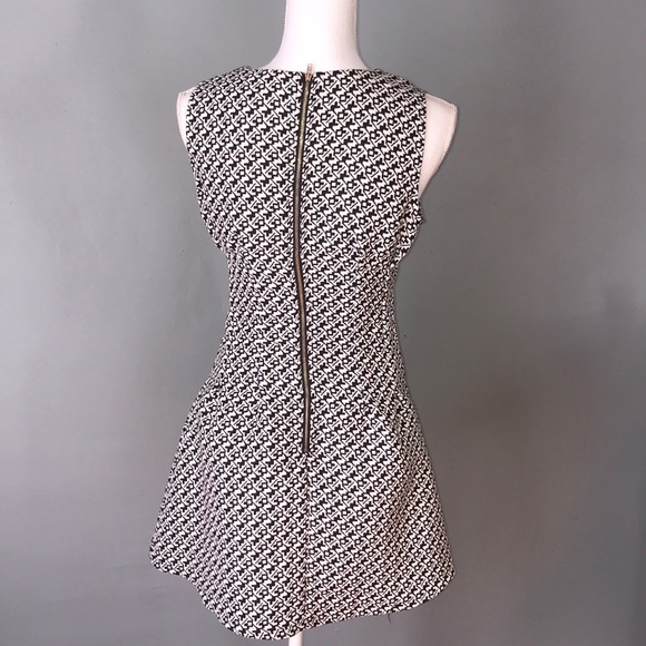 Sans Souci Dress - Picture 4 of 5